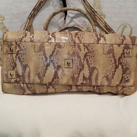 🌹MAXX New York Handbag - Picture 3 of 7